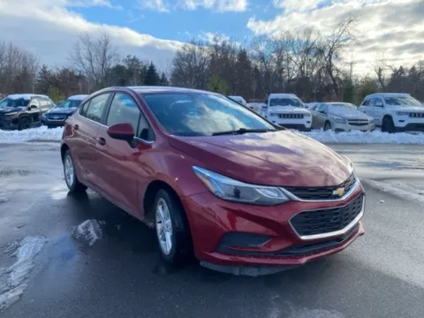 Red 2018 Chevrolet Cruze LT for sale in Brighton, MI