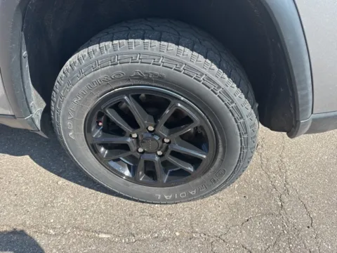 More photos of 2020 Jeep Grand Cherokee Laredo E at Brighton Motors, MI