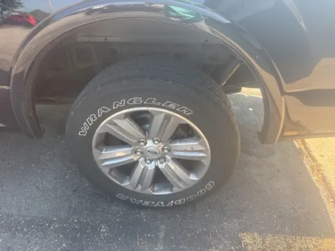 More photos of 2019 Ford F-150 Lariat at Brighton Motors, MI