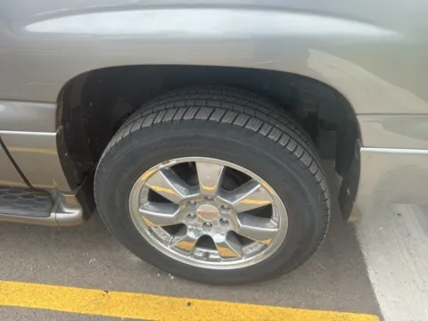 More photos of 2006 GMC Yukon XL Denali at Brighton Motors, MI