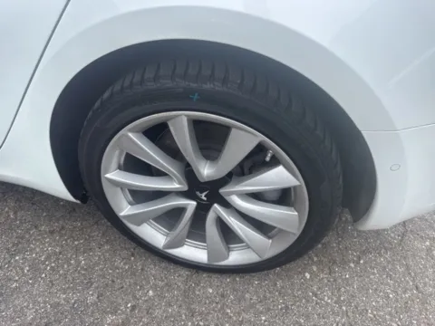 More photos of 2019 Tesla Model 3 at Brighton Motors, MI