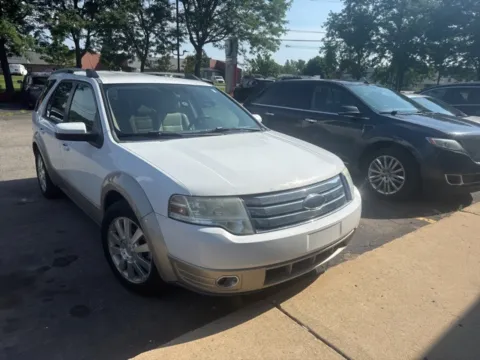 White 2008 Ford Taurus X Eddie Bauer for sale in Brighton, MI