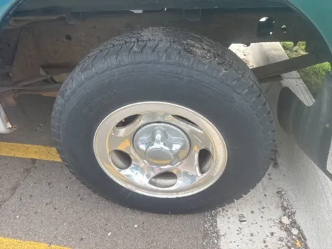 More photos of 1997 Ford F-150 XL at Brighton Motors, MI