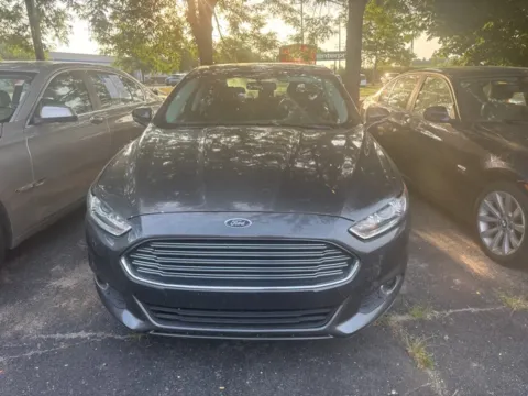 Photos of 2016 Ford Fusion SE for sale in Brighton, MI at Brighton Motors