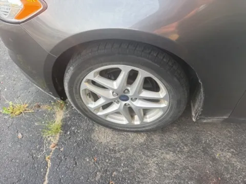 More photos of 2016 Ford Fusion SE at Brighton Motors, MI