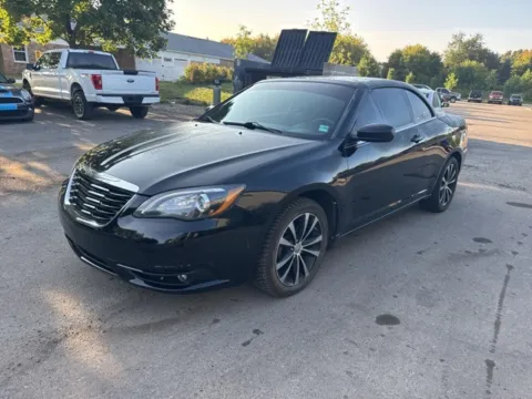 Black 2013 Chrysler 200 S for sale in Brighton, MI