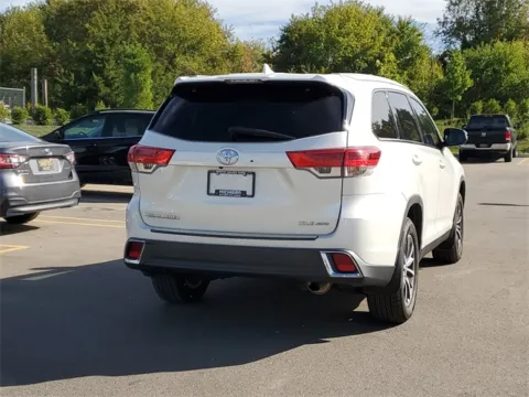 More photos of 2019 Toyota Highlander XLE at Brighton Motors, MI