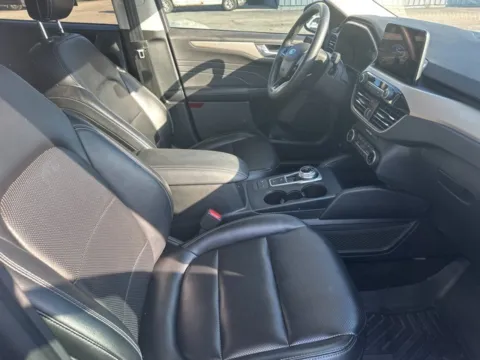 More photos of 2022 Ford Escape SEL at Brighton Motors, MI