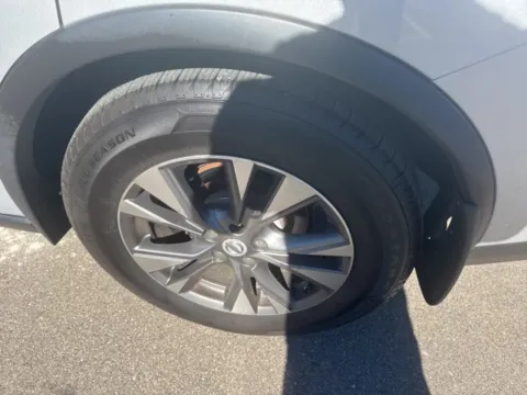 More photos of 2017 Nissan Murano at Brighton Motors, MI