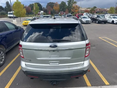More photos of 2011 Ford Explorer XLT at Brighton Motors, MI