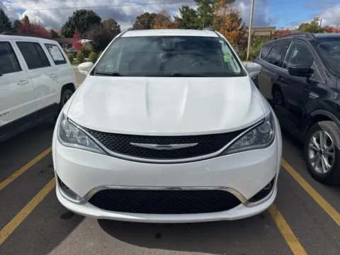 Photos of 2017 Chrysler Pacifica Touring L for sale in Brighton, MI at Brighton Motors