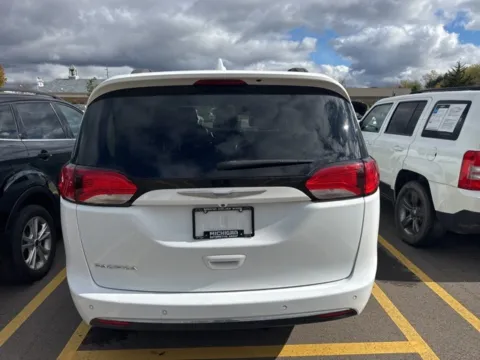 More photos of 2017 Chrysler Pacifica Touring L at Brighton Motors, MI