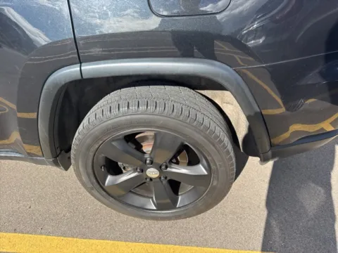 More photos of 2015 Jeep Grand Cherokee Limited at Brighton Motors, MI