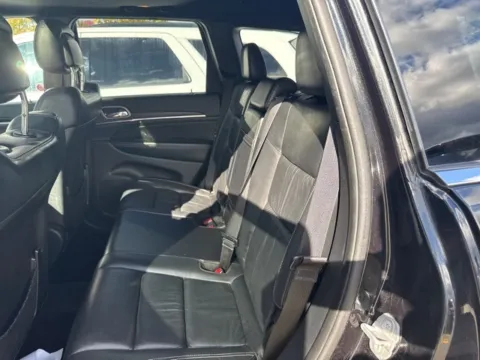 More photos of 2015 Jeep Grand Cherokee Limited at Brighton Motors, MI