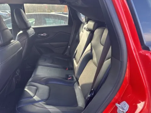 More photos of 2021 Jeep Cherokee Trailhawk at Brighton Motors, MI