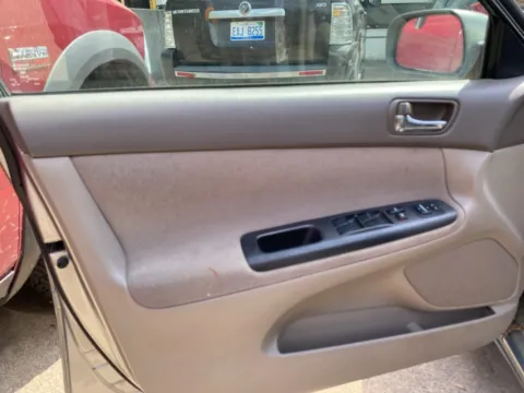 More photos of 2005 Toyota Camry STD at Wixom Motors, MI