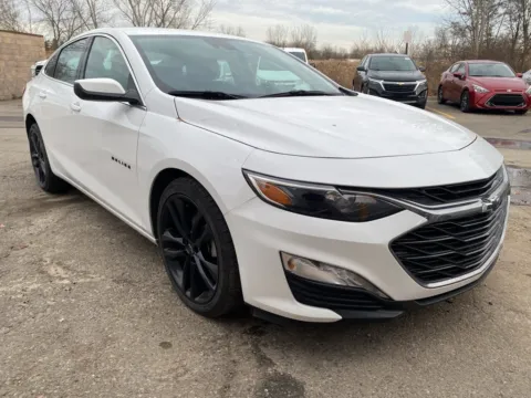 White 2024 Chevrolet Malibu LT for sale in Wixom, MI