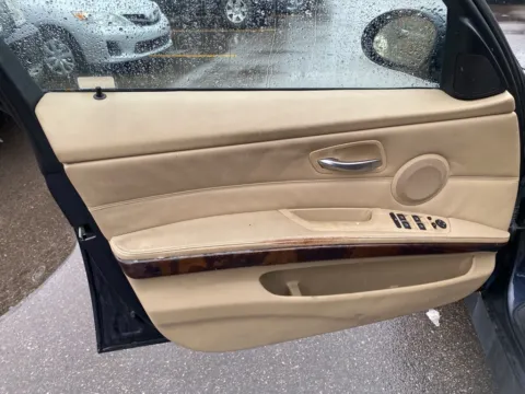 More photos of 2006 BMW 3 Series 325i at Wixom Motors, MI