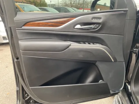 More photos of 2021 Cadillac Escalade ESV Premium at Wixom Motors, MI