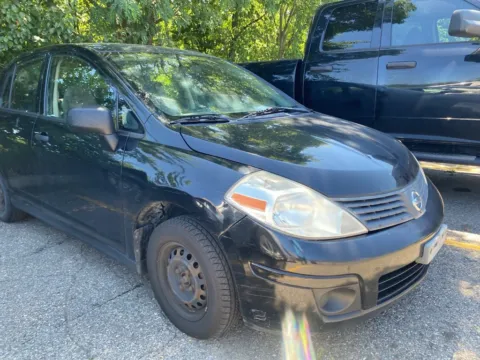 Photos of 2009 Nissan Versa 1.6 for sale in Wixom, MI at Wixom Motors