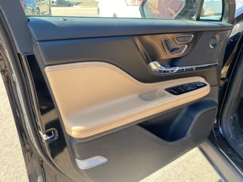 More photos of 2020 Lincoln Corsair Reserve at Wixom Motors, MI