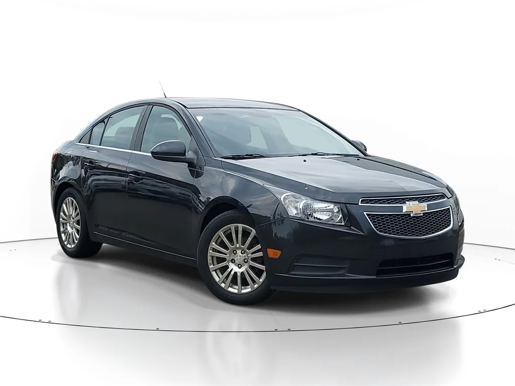 Black 2013 Chevrolet Cruze ECO for sale in Wixom, MI