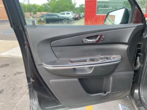 More photos of 2009 GMC Acadia SLE-1 at Wixom Motors, MI