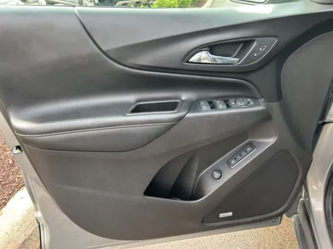 More photos of 2019 Chevrolet Equinox Premier at Wixom Motors, MI