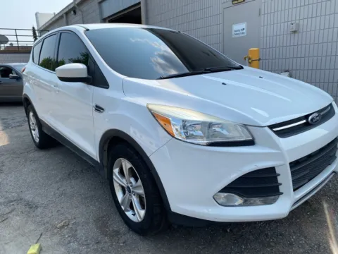 Photos of 2015 Ford Escape SE for sale in Wixom, MI at Wixom Motors