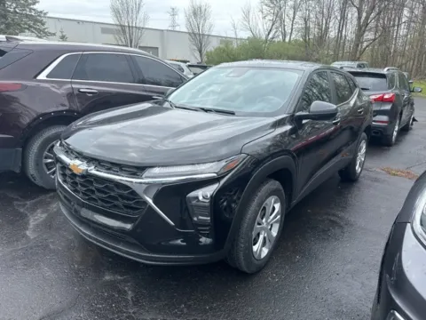 Black 2024 Chevrolet Trax LS for sale in Wixom, MI