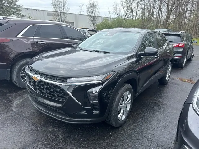 Black 2024 Chevrolet Trax LS for sale in Wixom, MI