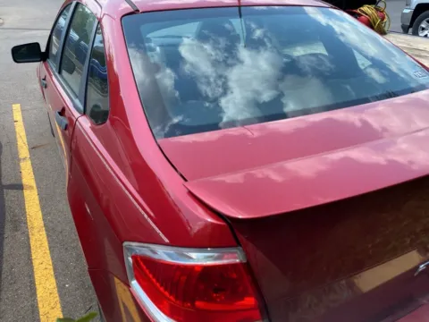More photos of 2011 Ford Focus SE at Wixom Motors, MI