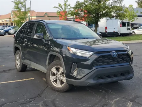 Black 2022 Toyota RAV4 Hybrid XLE for sale in Wixom, MI