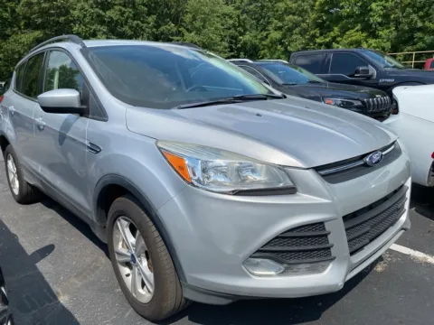 Silver 2014 Ford Escape SE for sale in Wixom, MI
