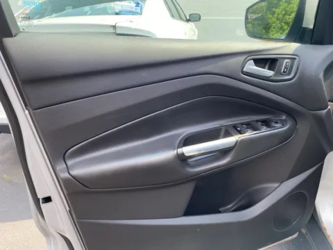 More photos of 2014 Ford Escape SE at Wixom Motors, MI