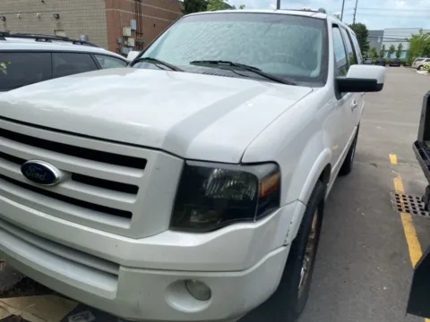 White 2010 Ford Expedition Limited for sale in Wixom, MI