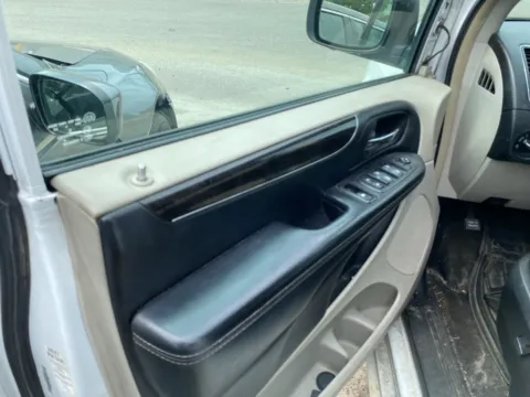 More photos of 2014 Chrysler Town & Country Touring at Wixom Motors, MI