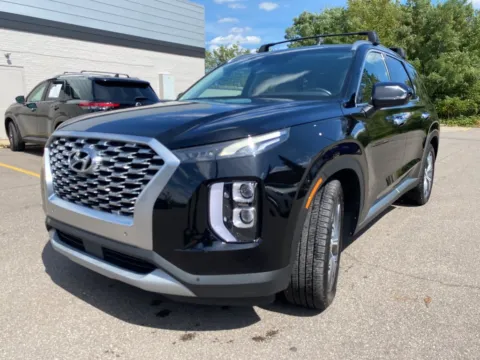 Photos of 2020 Hyundai Palisade SEL for sale in Wixom, MI at Wixom Motors