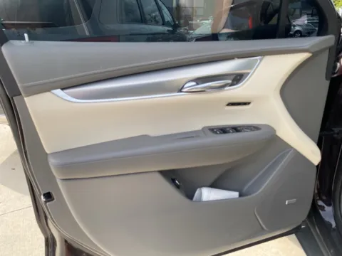 More photos of 2021 Cadillac XT5 Premium Luxury at Wixom Motors, MI