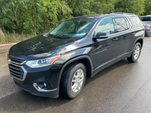Black 2019 Chevrolet Traverse LT for sale in Wixom, MI