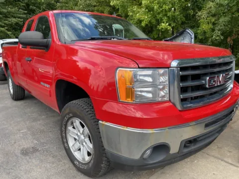 Red 2013 GMC Sierra 1500 SLE for sale in Wixom, MI