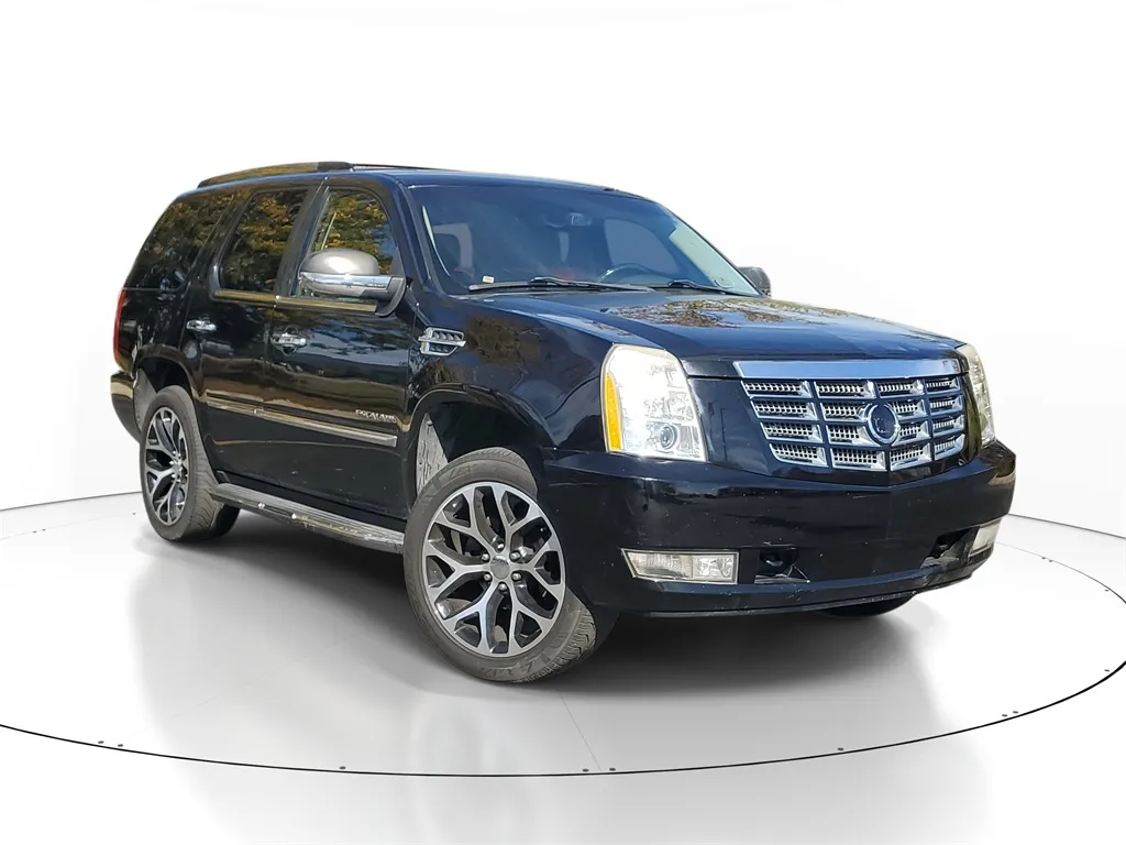 Black 2011 Cadillac Escalade Luxury for sale in Wixom, MI
