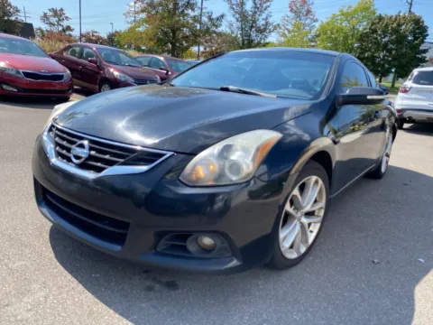 Red 2012 Nissan Altima 3.5 SR for sale in Wixom, MI