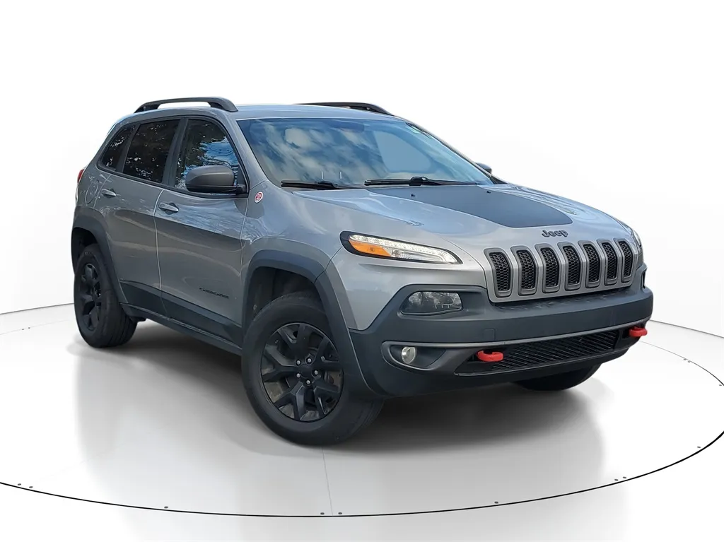 Silver 2016 Jeep Cherokee Trailhawk for sale in Wixom, MI