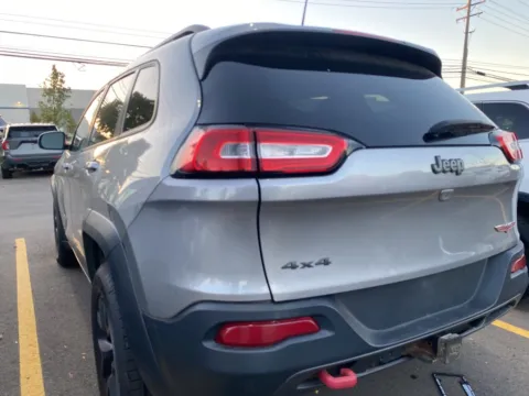 More photos of 2016 Jeep Cherokee Trailhawk at Wixom Motors, MI