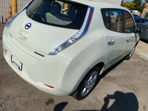 More photos of 2011 Nissan Leaf SL at Wixom Motors, MI