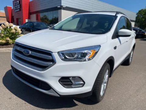 White 2017 Ford Escape SE for sale in Wixom, MI