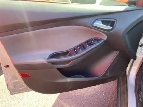 More photos of 2013 Ford Focus SE at Wixom Motors, MI
