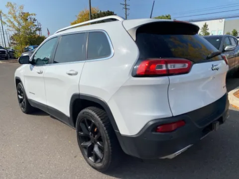 Another view of 2018 Jeep Cherokee Limited for sale in Wixom, MI at Wixom Motors
