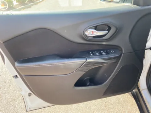 More photos of 2016 Jeep Cherokee Latitude at Wixom Motors, MI